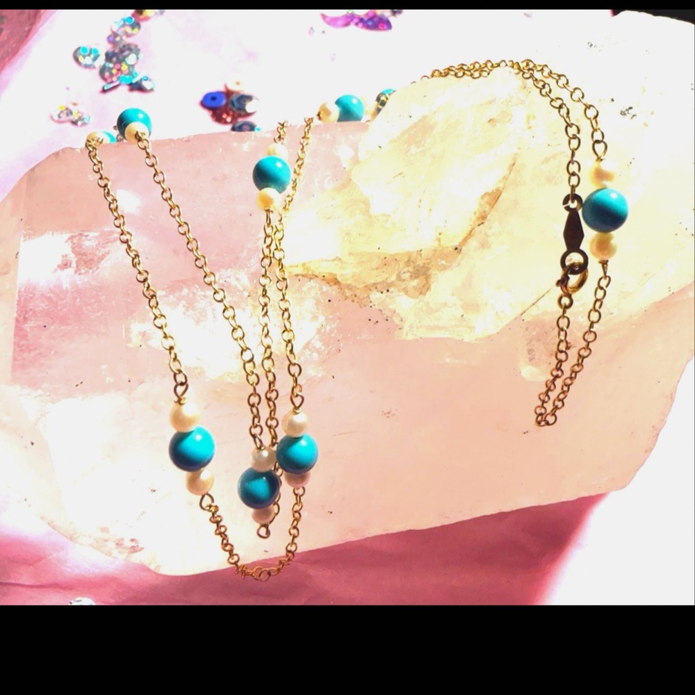 Elegant 14K Solid Gold and Turquoise Necklace 22 inches long excellent